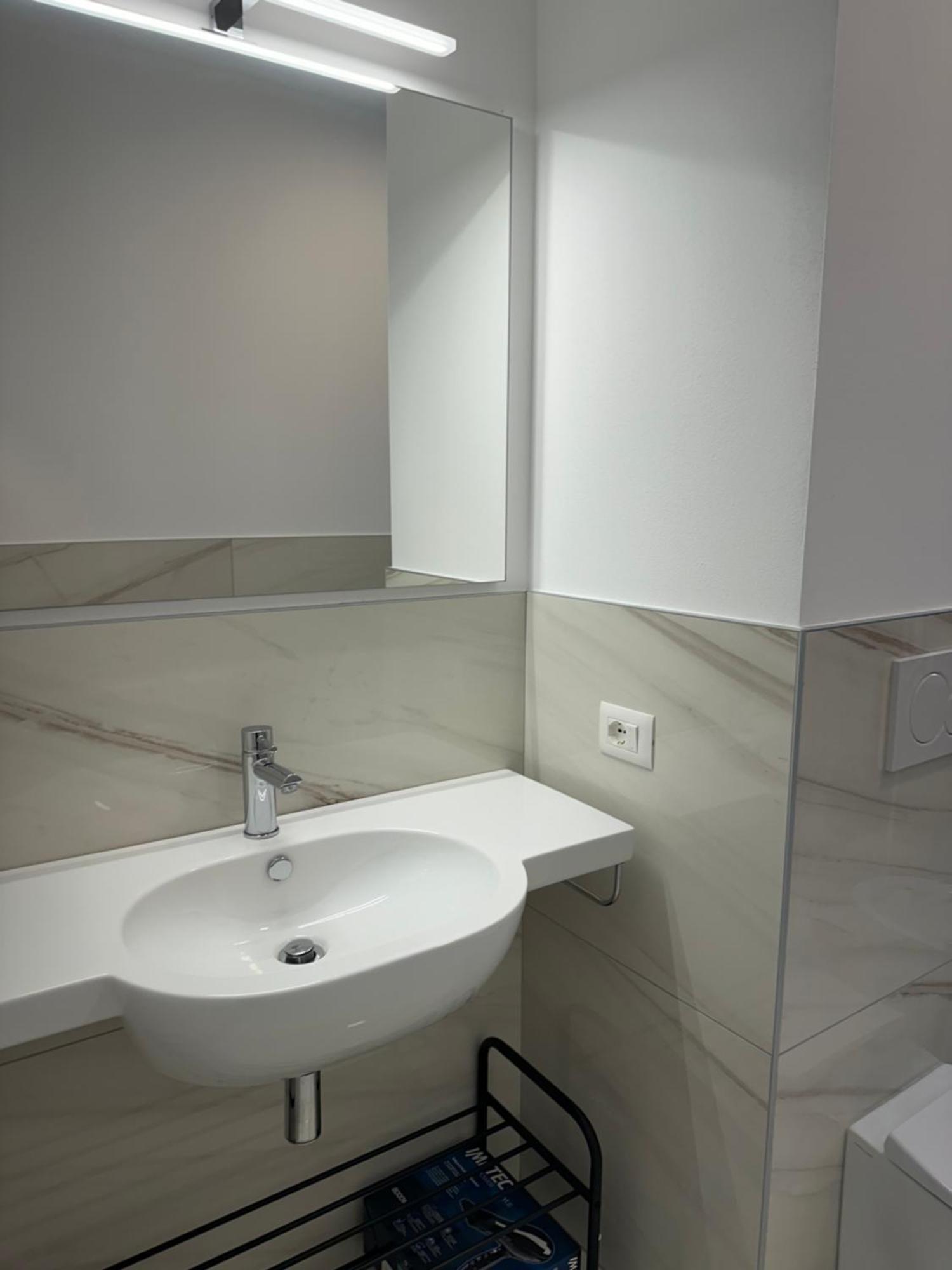 Beach Palace With Small Swimming Pool, Private Beach, Parking Lido di Jesolo Exterior foto